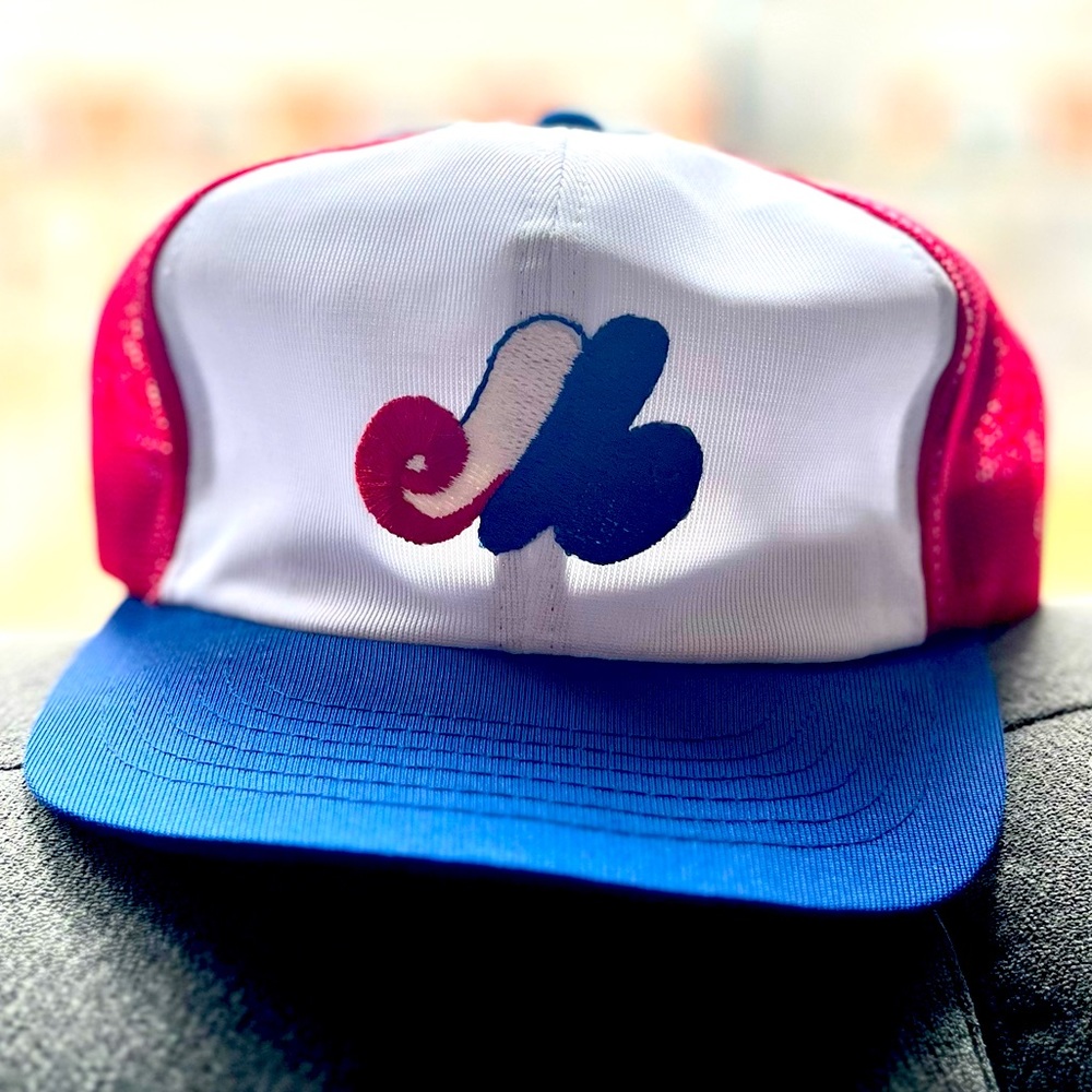 Montreal Expos Mesh back SnapBack hat